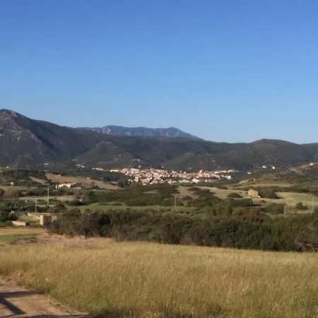Nuraghe, Barrierefrei, Auf Olivenhain 아파트 *